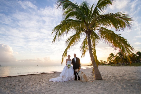 © Filda Konec Photography, Beach-wedding-with-dog