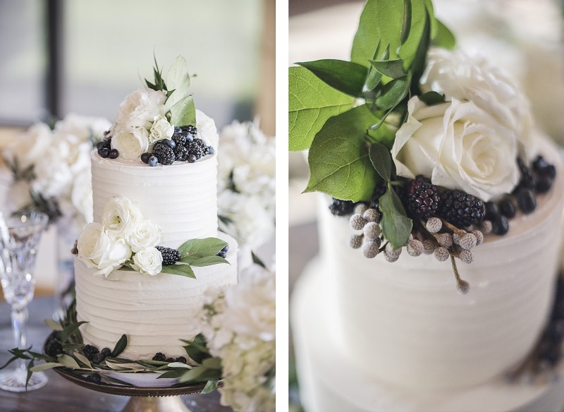 wedding cake with roses and blackberries, Blue Thistle Cakery, © epagaFOTO
