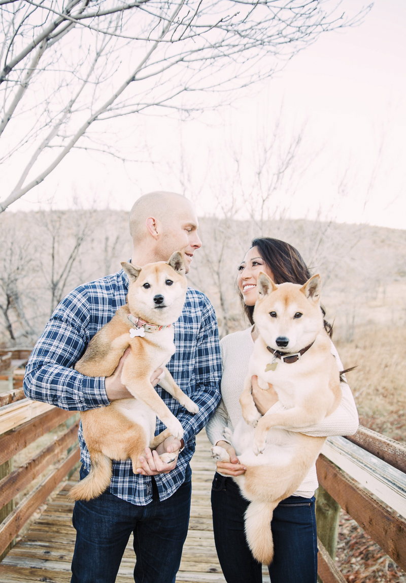 dog lovers, including dogs in engagement photos | ©Alycia Moore Photography