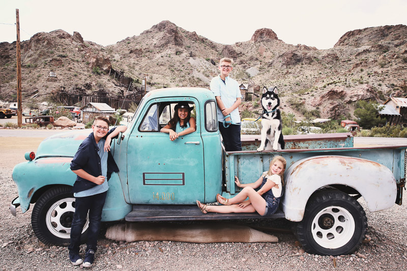 family photos with a dog in old truck ©Sarah Jay Photography, family portrait ideas