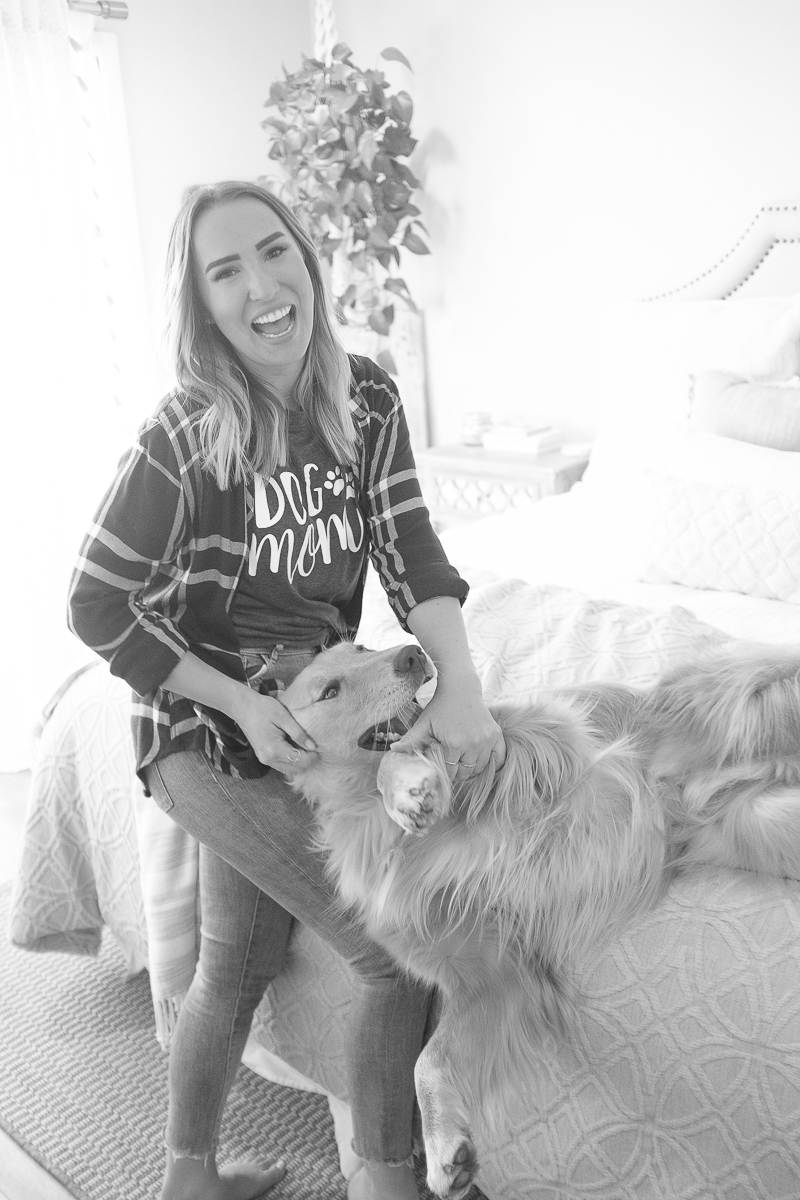 woman and her dog | ©Nicole Caldwell Photo | dog-friendly in home photography ideas