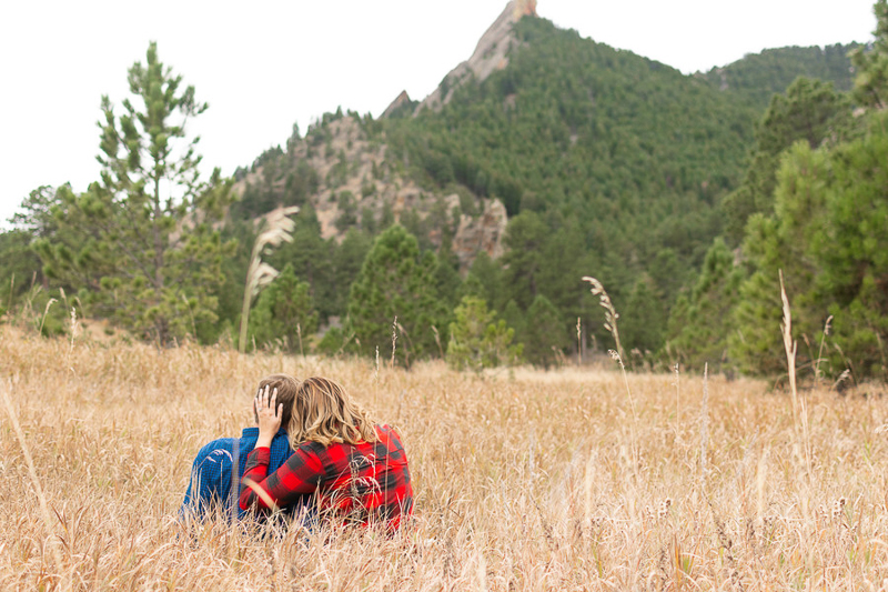 romantic engagement photos in Colorado | ©Nicole Andre Photography 