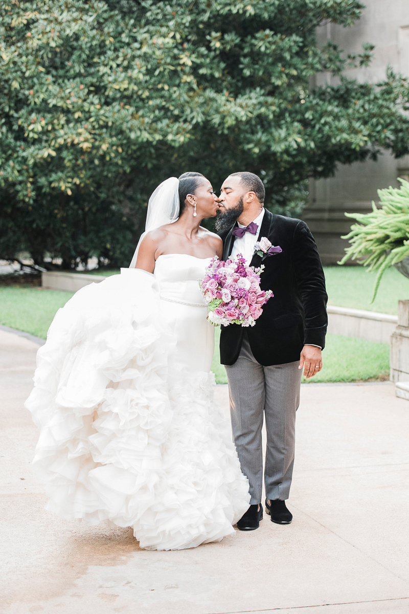bride and groom kissing, Hotel Zaza | ©Pharris Photography, Houston, Texas. The Savvy Consultant