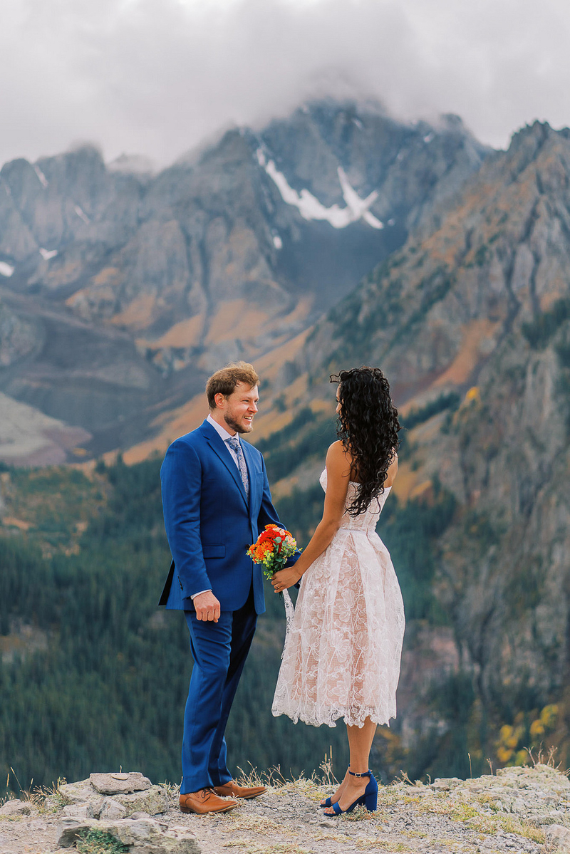 fall mountain elopement Ouray, CO | ©Shell Creek Photography