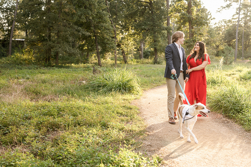 couple walking their dog | Houston Arboretum and Nature Center | ©The Ramseys Photography