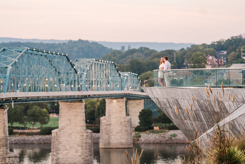 couple on observation deck, looking out at bridge, Chattanooga | ©Sarah Larae Photography
