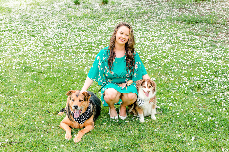 woman in green dress with her dogs and bearded dragon ©Kelsee Bodine Photography, dogs and reptiles living together