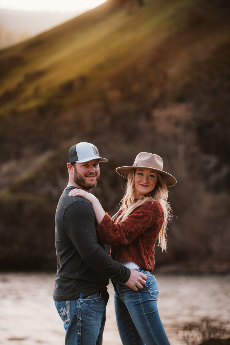 romantic PNW engagement photos | | © Courtney Kammers Photography