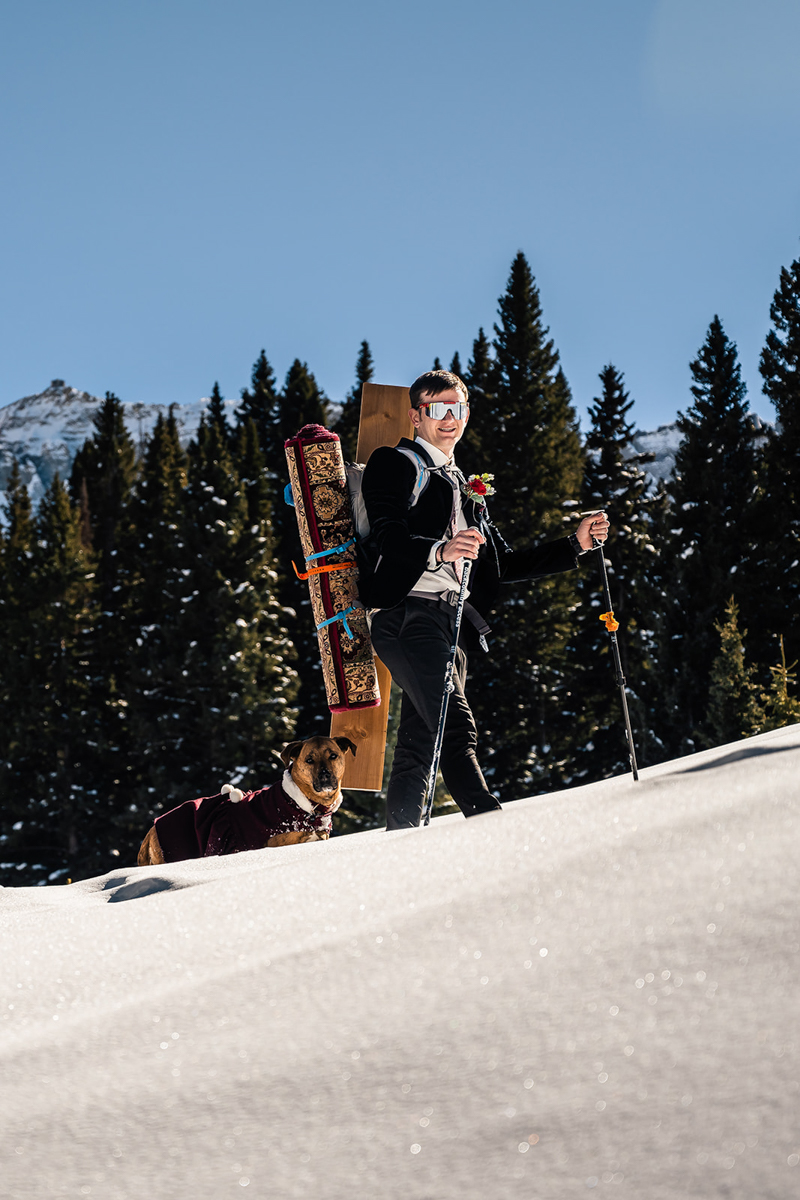 dog with groom cross country skiing to wedding | ©The Outlovers, Telluride, Colorado