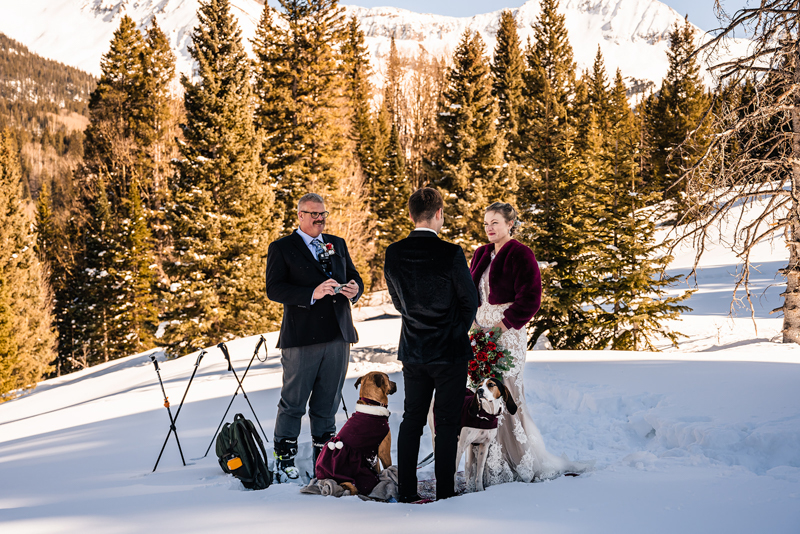 dog-friendly snowy elopement, Telluride, Colorado ©The Outlovers